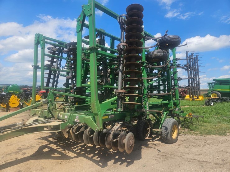 john-deere-2310-image-6