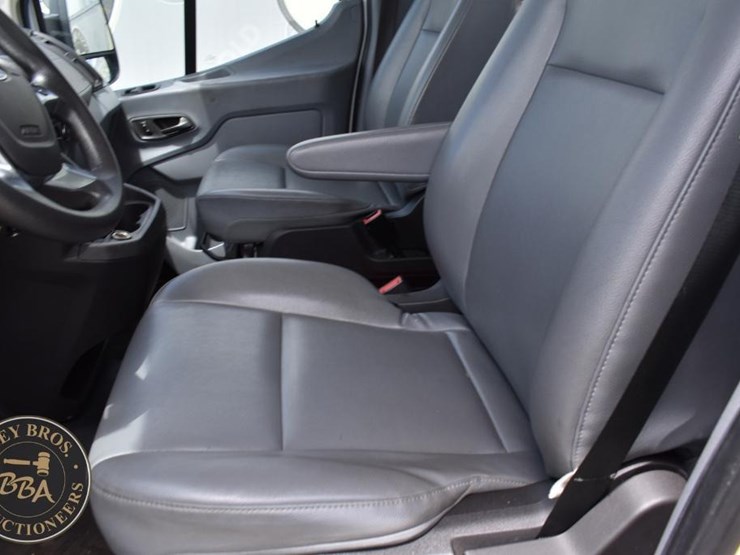 2019-ford-transit-image-23
