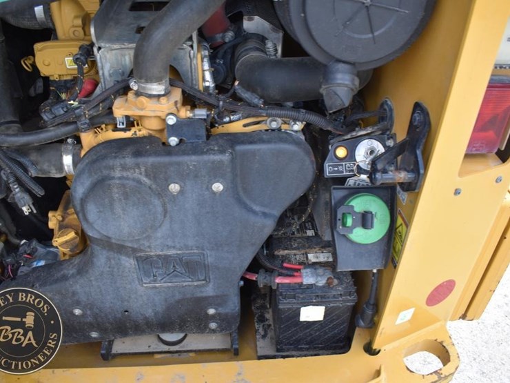 2022-caterpillar-299d3-image-42