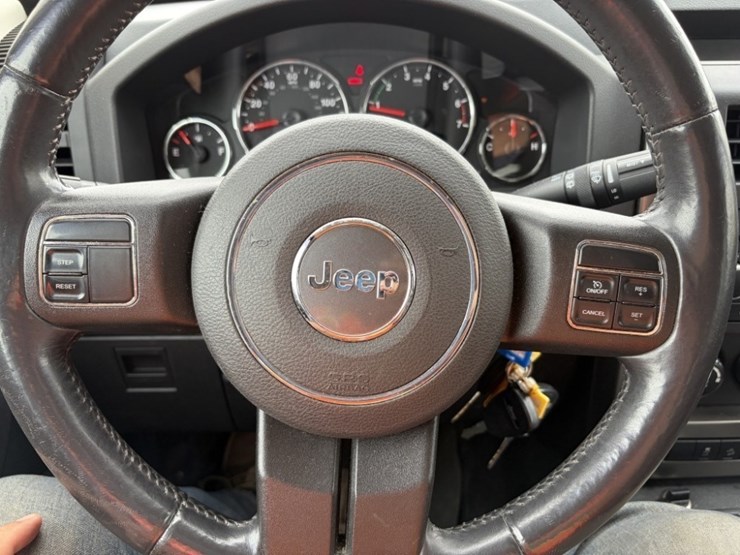2012-jeep-liberty-image-30