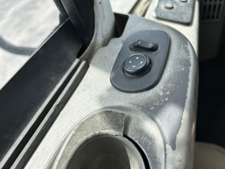 2011-international-prostar-image-35