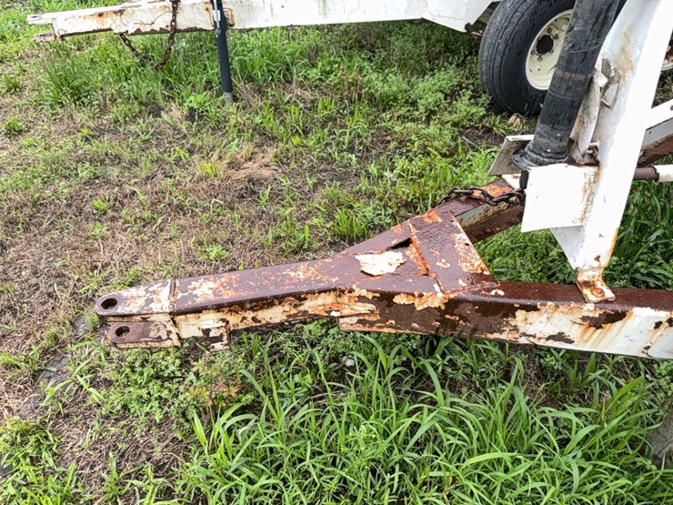 wilmar-pull-type-dry-fert.-spreader-image-3