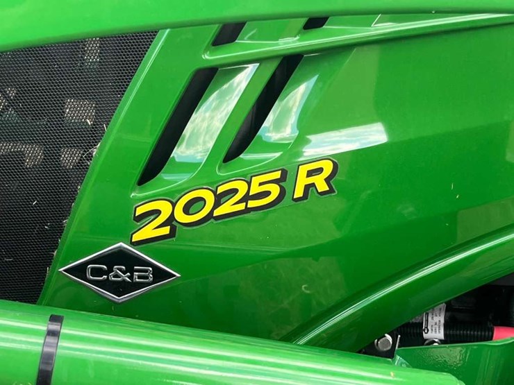 2025-john-deere-2025r-image-63