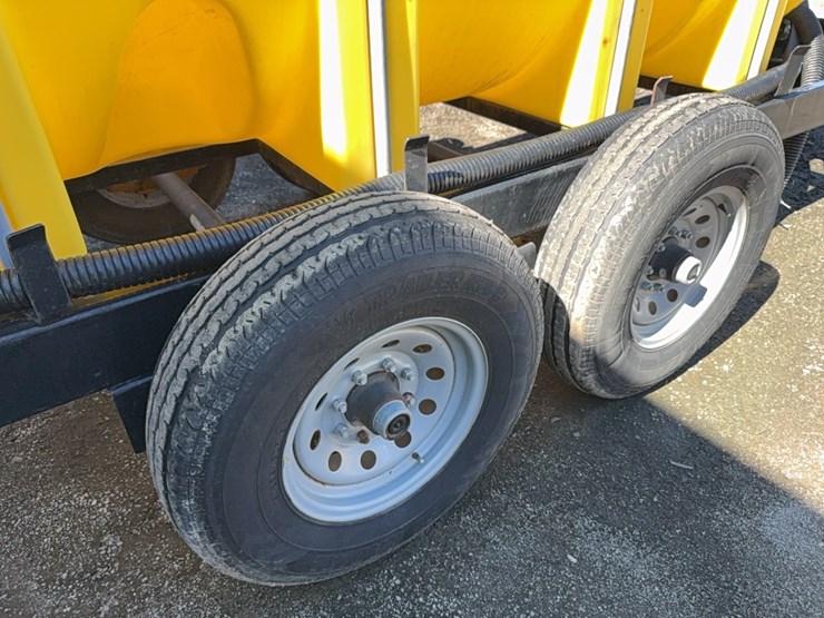1000-gal-poly-nurse-trailer-image-9