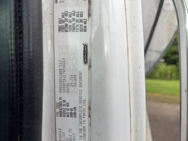2007-freightliner-bulk-feed-truck-image-31