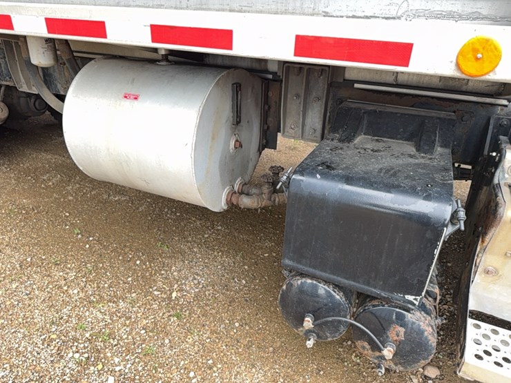 2010-kenworth-bulk-feed-truck-image-11