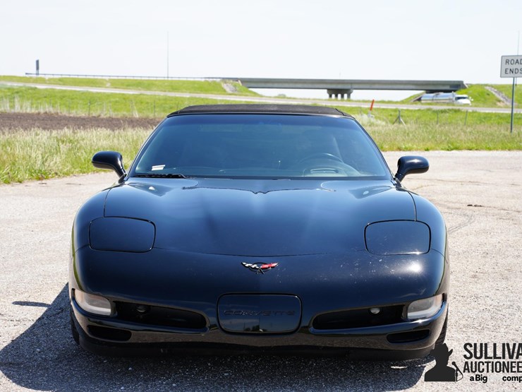 run-#74---2001-chevrolet-corvette-convertible-image-2