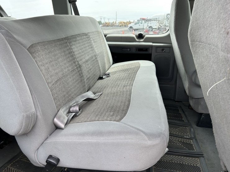 2005-ford-e350-xlt-sd-image-29