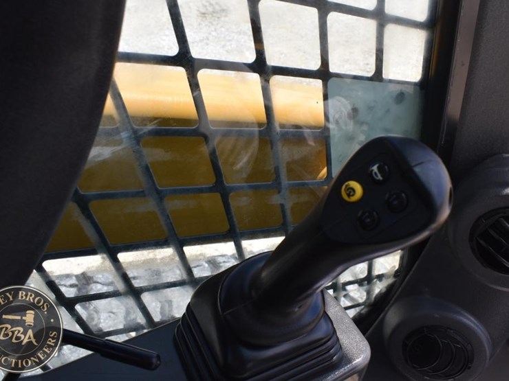 2022-caterpillar-299d3-image-56