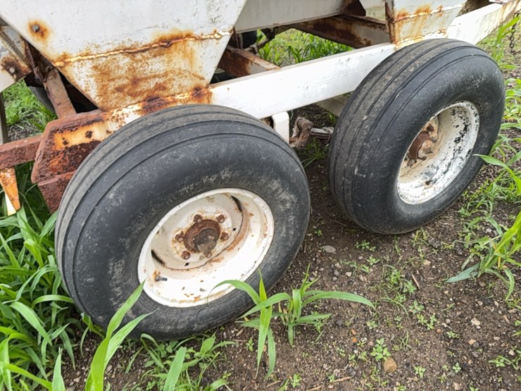 wilmar-pull-type-dry-fert.-spreader-image-9