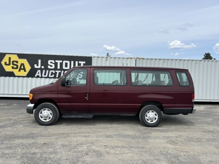 2005-ford-e350-xlt-sd-image-2