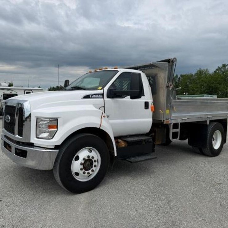 2022 FORD F650 XL