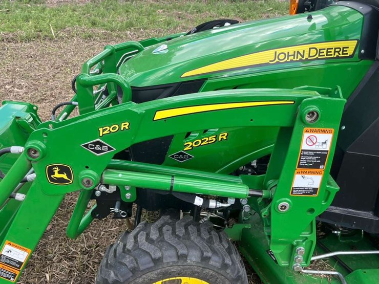 2025-john-deere-2025r-image-61