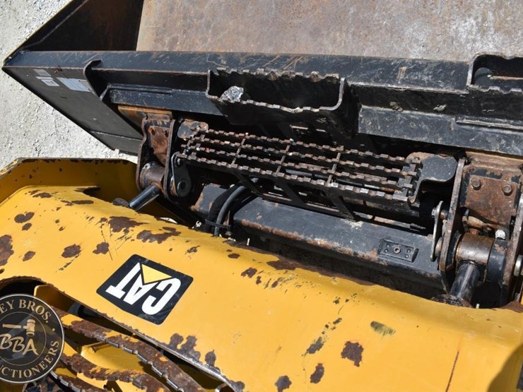 2019-caterpillar-299d2-image-24