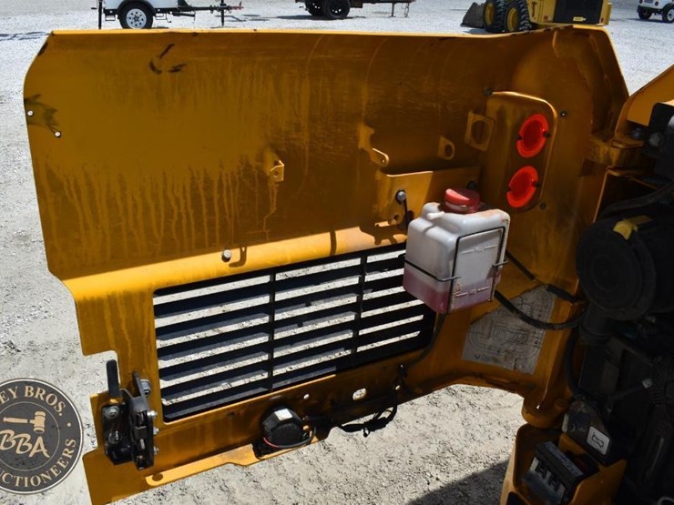 2014-jcb-190-image-24