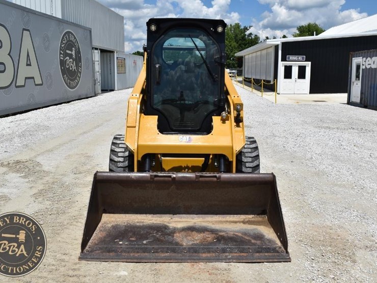 2023-caterpillar-242d3-image-8