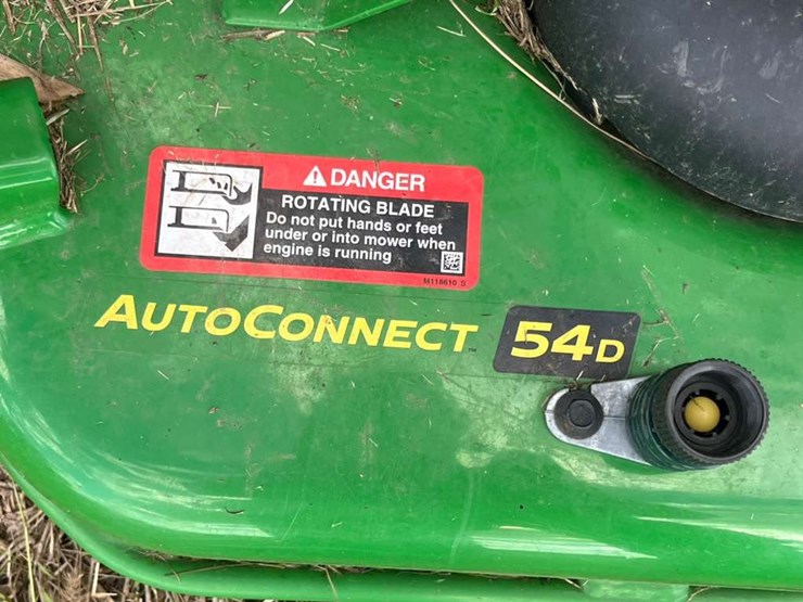 2025-john-deere-2025r-image-39