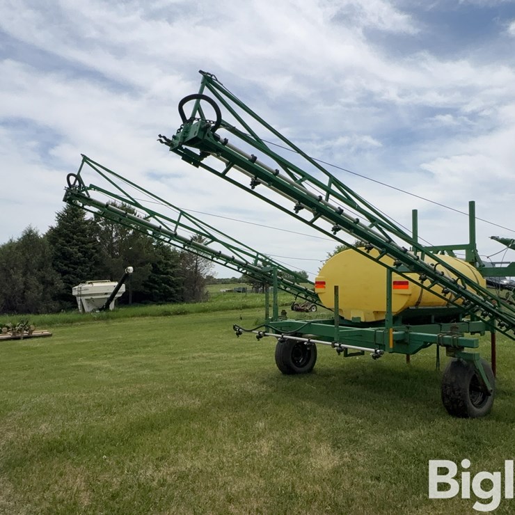 Summers 90’ 2-Pt Pull-Type Sprayer