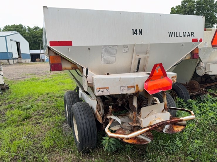 wilmar-pull-type-dry-fert.-spreader-image-8