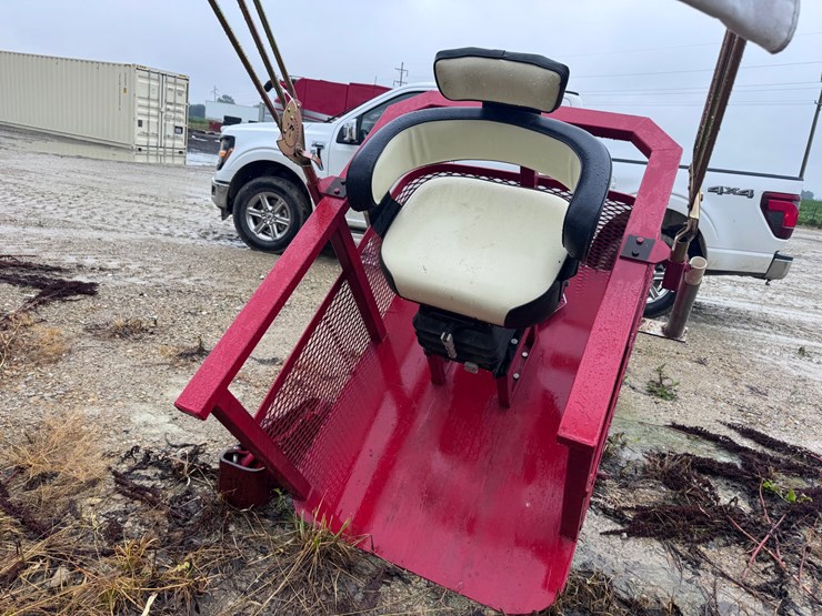 #5536-•-ih-806-3pt-seat-with-canopy-image-4