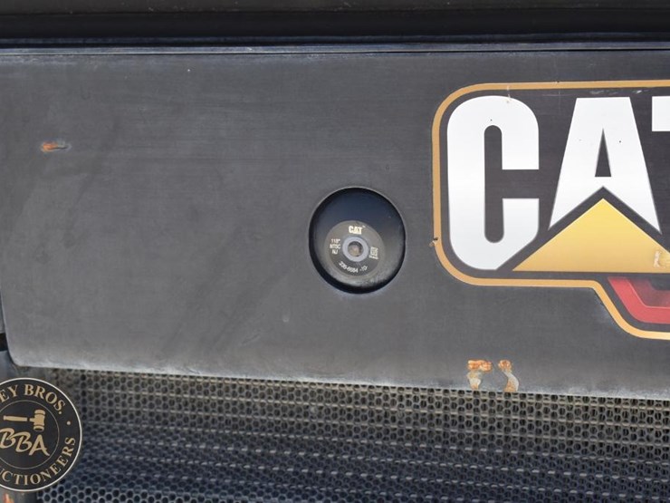 2023-caterpillar-299d3-image-33