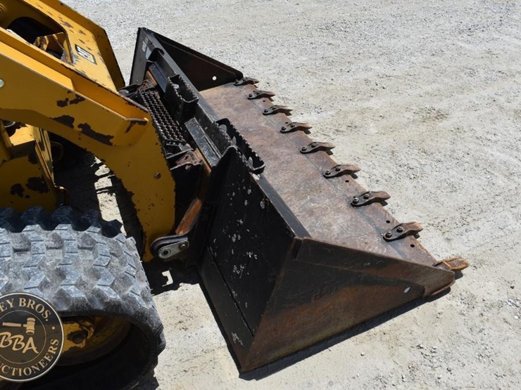 2019-caterpillar-299d2-image-23