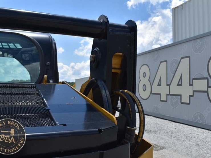 2023-caterpillar-242d3-image-25