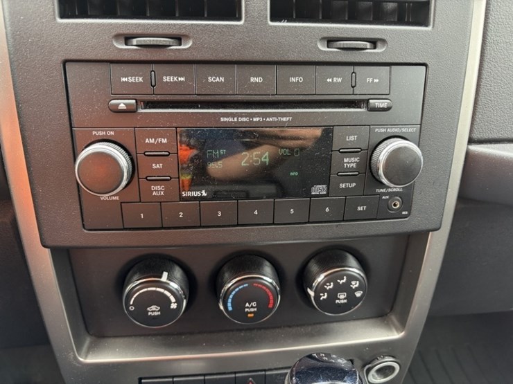 2012-jeep-liberty-image-31