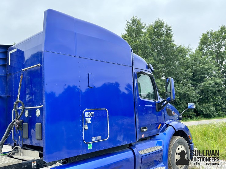 2020-peterbilt-579-image-14
