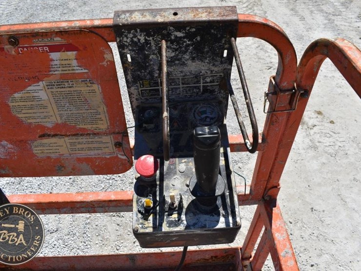 2000-jlg-2646e2-image-14