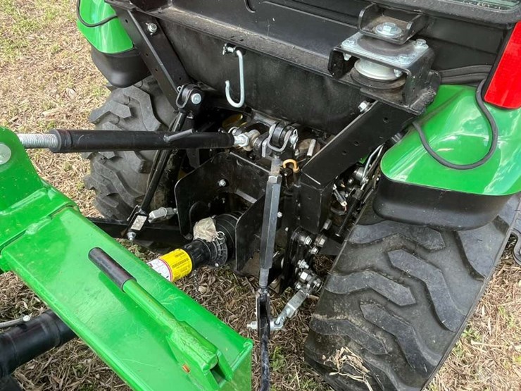 2025-john-deere-2025r-image-57