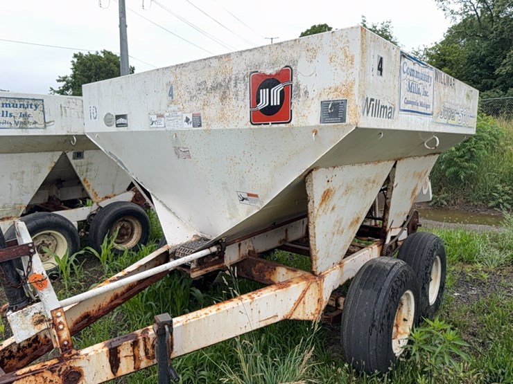 wilmar-pull-type-dry-fert.-spreader-image-3