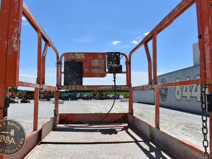 2000-jlg-2646e2-image-11