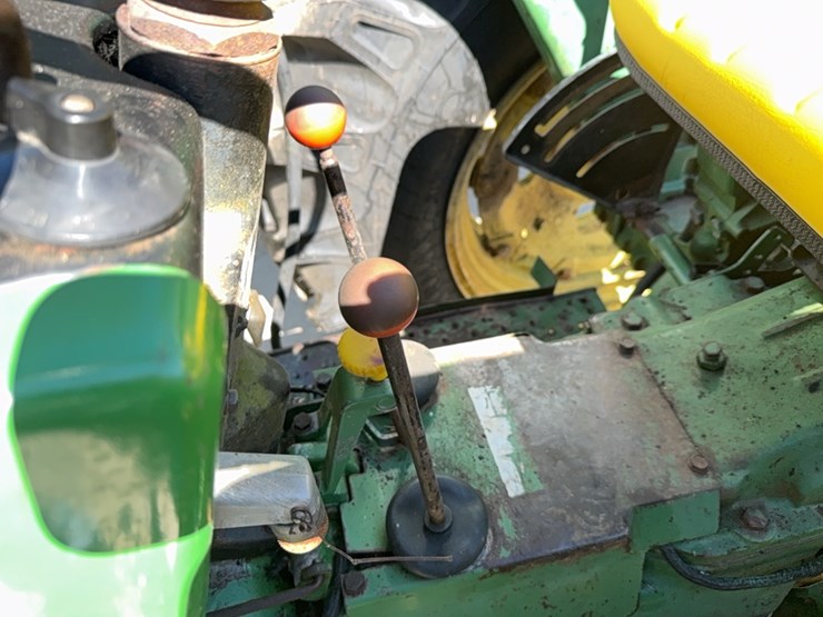 john-deere-2640-image-19