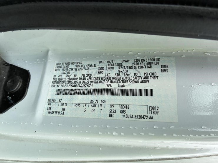 2011-ford-e350-image-19