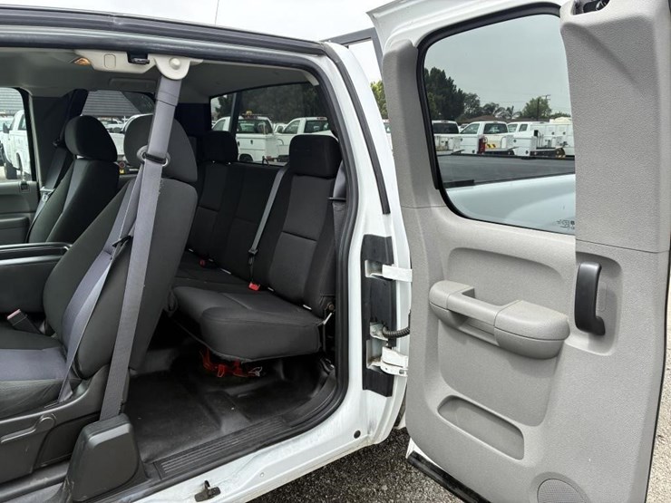 2011-chevrolet-1500-image-11