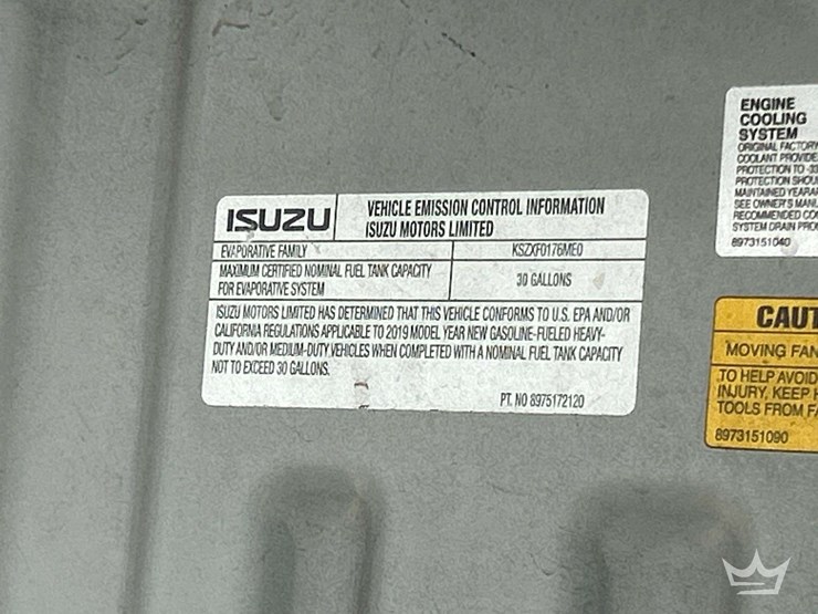 2017-isuzu-npr-image-10
