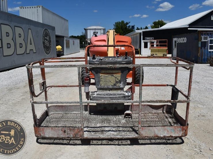 2005-jlg-400s-image-9