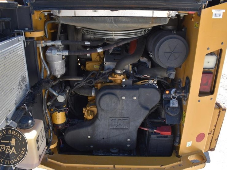 2023-caterpillar-299d3-image-35