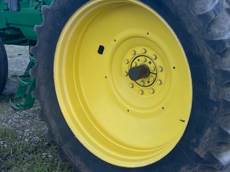 john-deere-8110-image-17