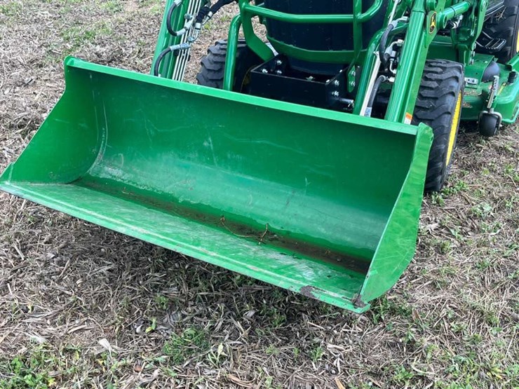2025-john-deere-2025r-image-42