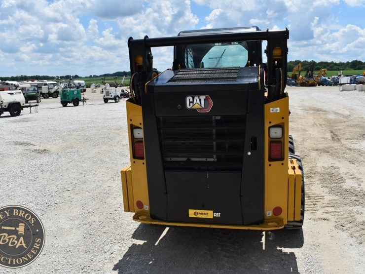 2023-caterpillar-242d3-image-13