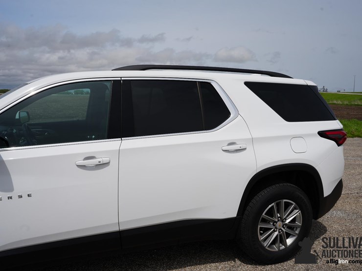 2023-chevrolet-traverse-image-17
