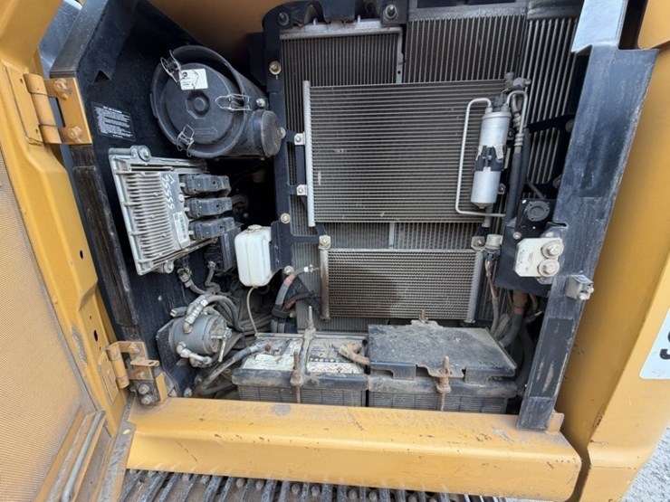 deere-130g-image-32