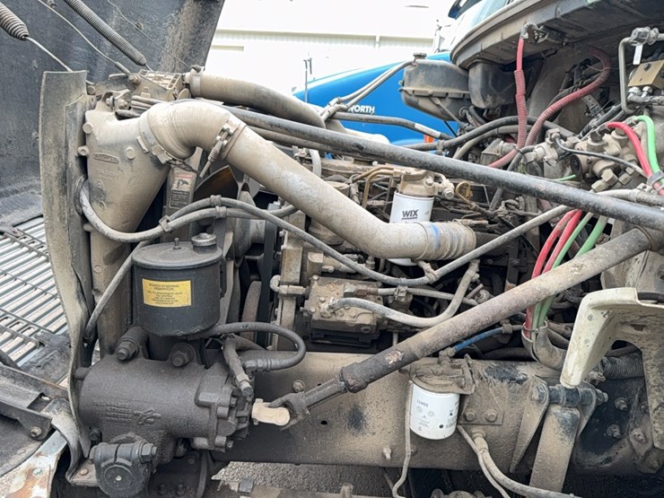 2011-freightliner-liquid-tender-truck-image-23