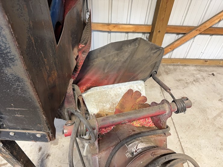 friesen-1208-25-portable-belt-conveyor-image-3