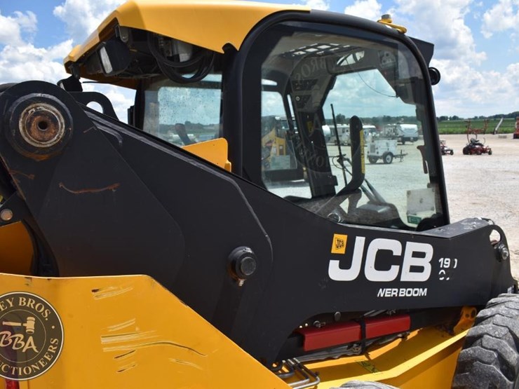 2014-jcb-190-image-29