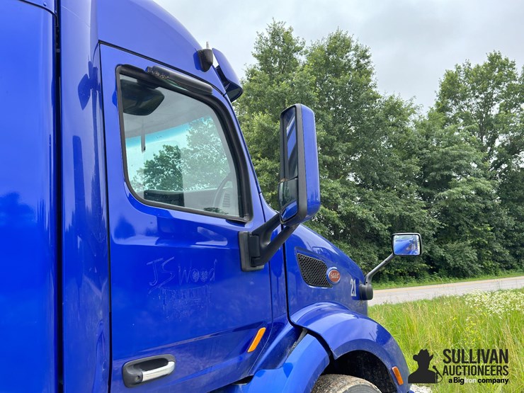 2020-peterbilt-579-image-16