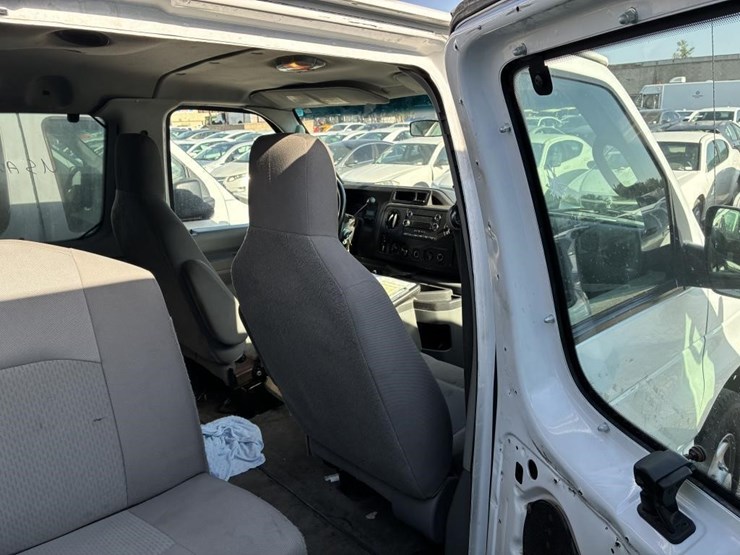 2013-ford-e350-sd-image-10