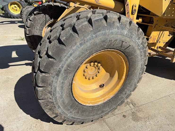 jd-444g-end-loader-image-22